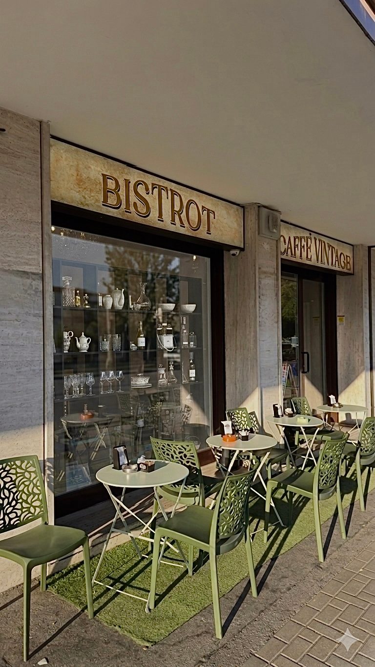 L'ingresso di Caffé Vintage a Milano